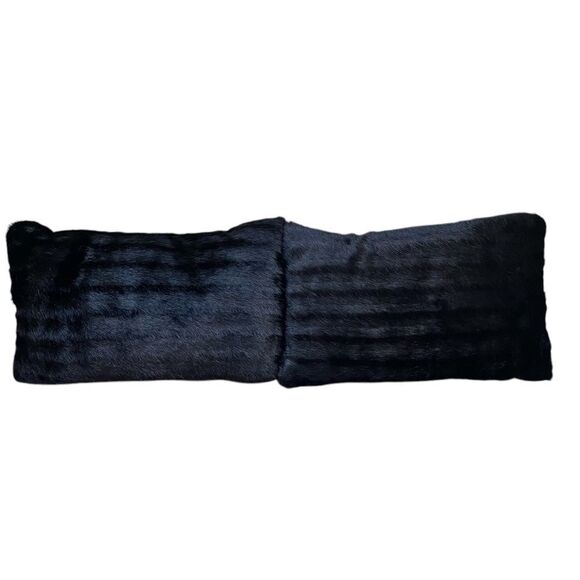 NWOT New Two (2) Aviva Black Faux Fur Textured Luxury Accent Decorative Pillows. - Picture 4 of 9